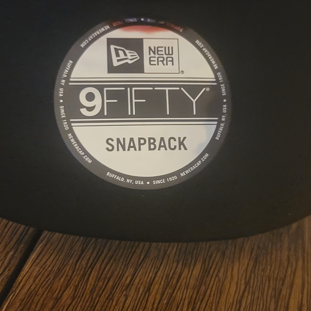 New York Knicks New Era Black 9FIFTY Snapback Hat - Picture 4 of 7